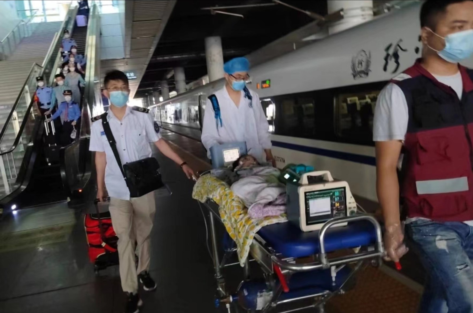 汨罗市高铁转运公司